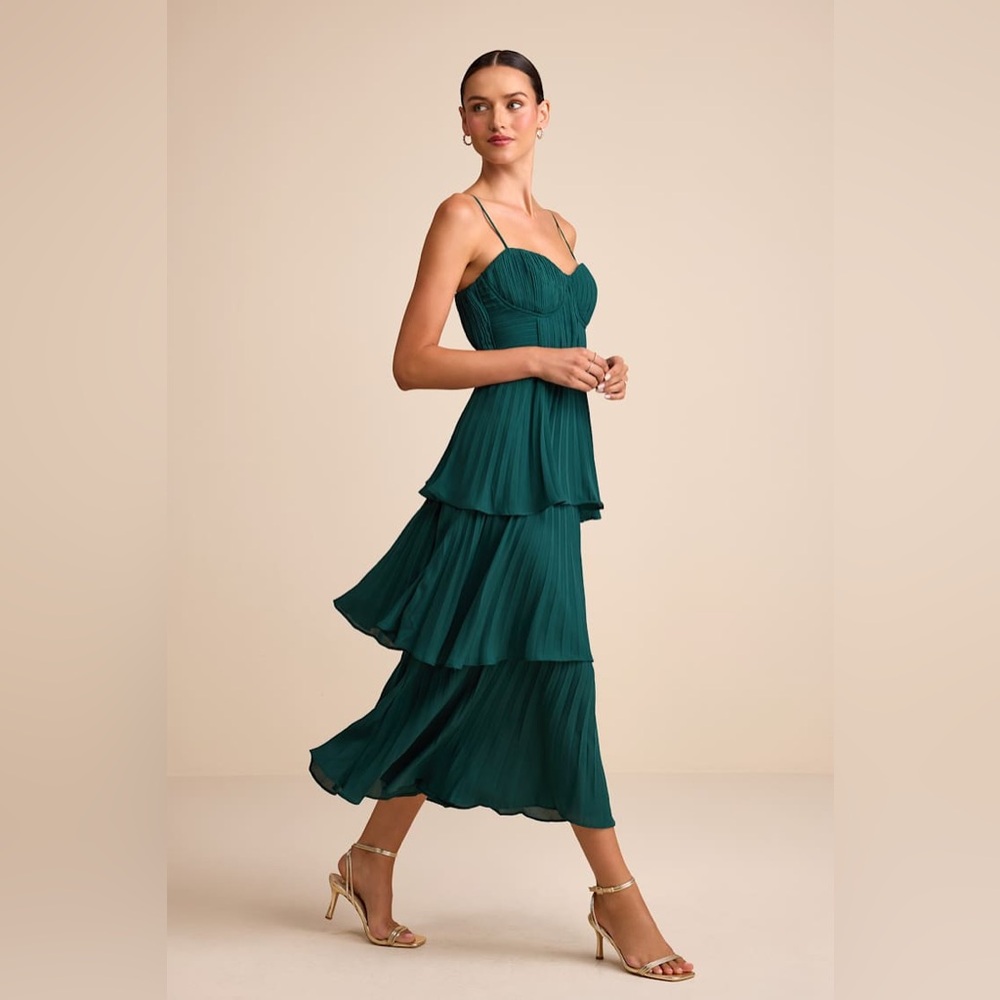 Lulu's Emerald Green Tiered Midi Dress